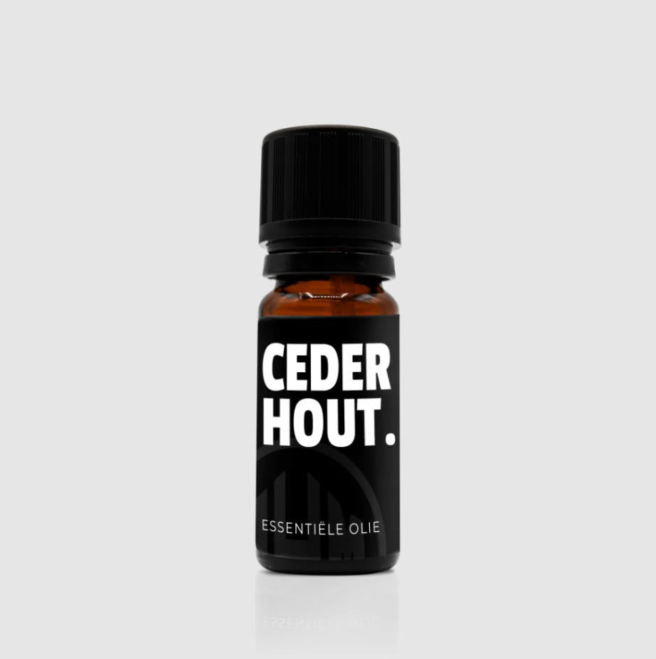 Natuurbazen Cederhout Essentiële Olie – hoofdafbeelding